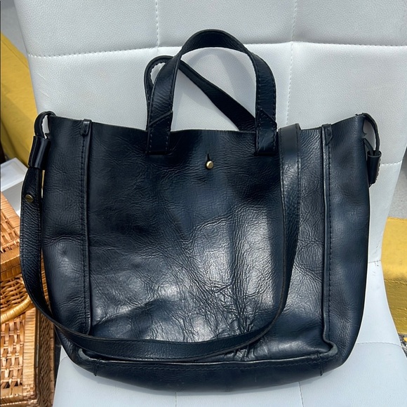 Madewell Handbags - Madewell Black Leather Tote Bag with Vintage Look